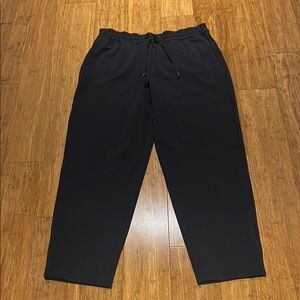 Lululemon Tapered-Leg Mid-Rise Pant 7/8 Length *Luxtreme